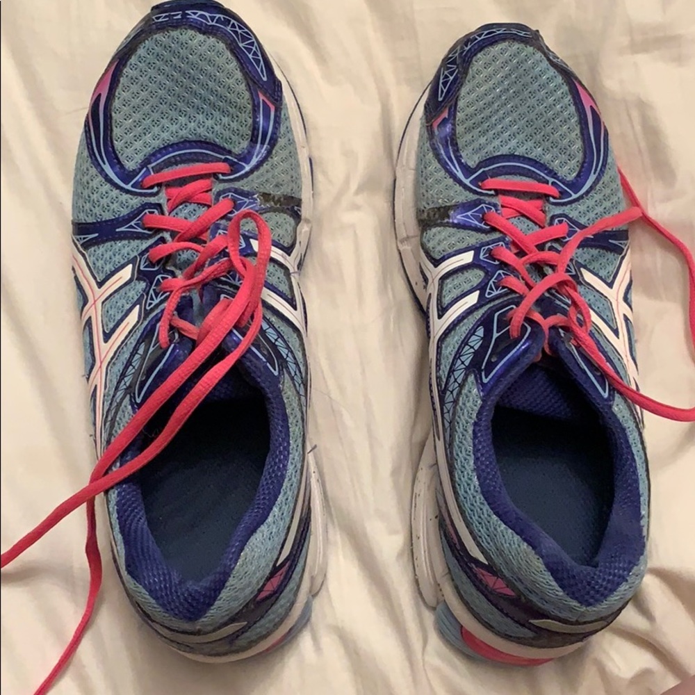 Asics court shoes